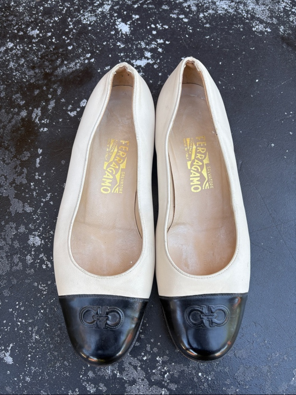 Salvatore Ferragamo Women’s Two-Tone Cap Toe Ballet Flats Cream Black size 7.5 B - Picture 5 of 10